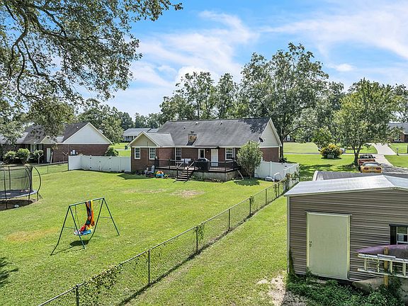 5th image of 190 Mayfield Dr