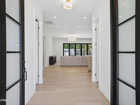 3rd image of 4527 N 38TH Street