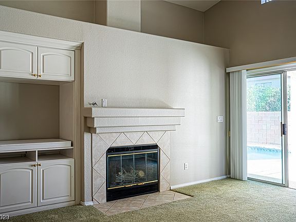 4th image of 825 Roaring Falls Ave