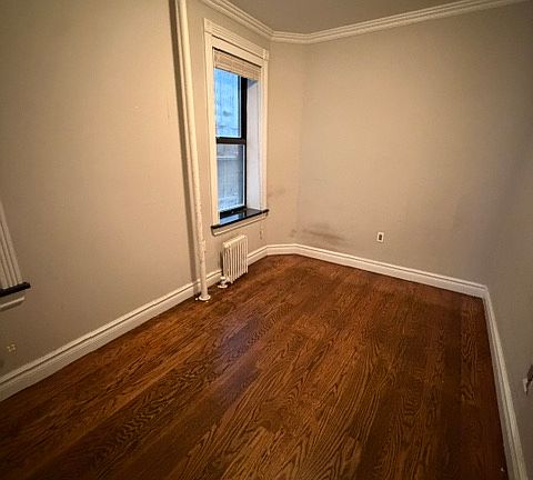 3rd image of 346 E 18th St APT A