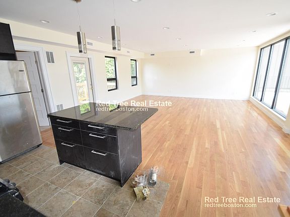 3rd image of 1616 Beacon St #13