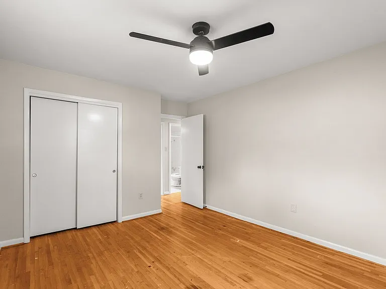 602 W Devon Ave — Photo 30