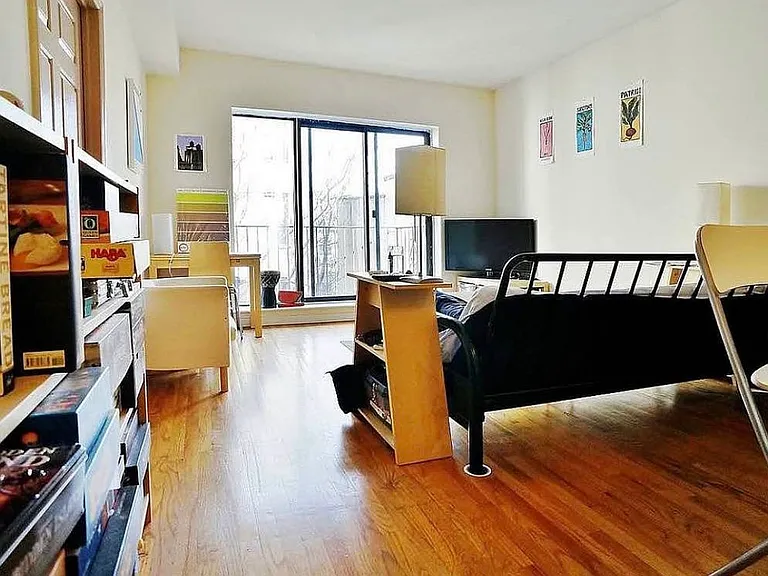 162 Orchard St #4 — Photo 1