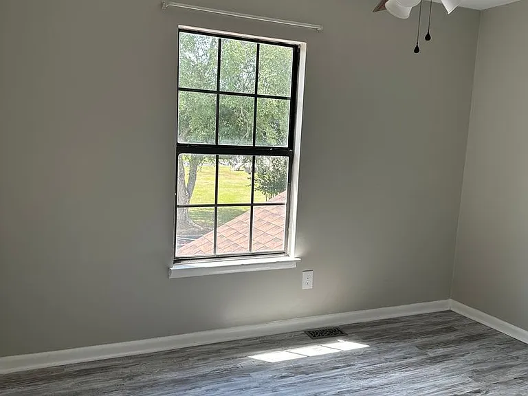 912 Pineland Ave #5 — Photo 9