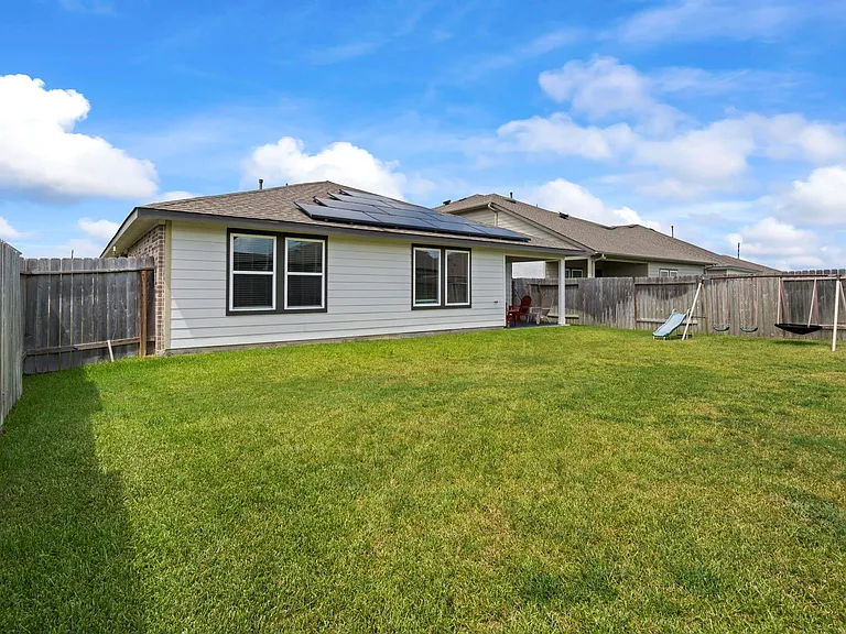 302 Dusty Bridle Ln — Photo 12