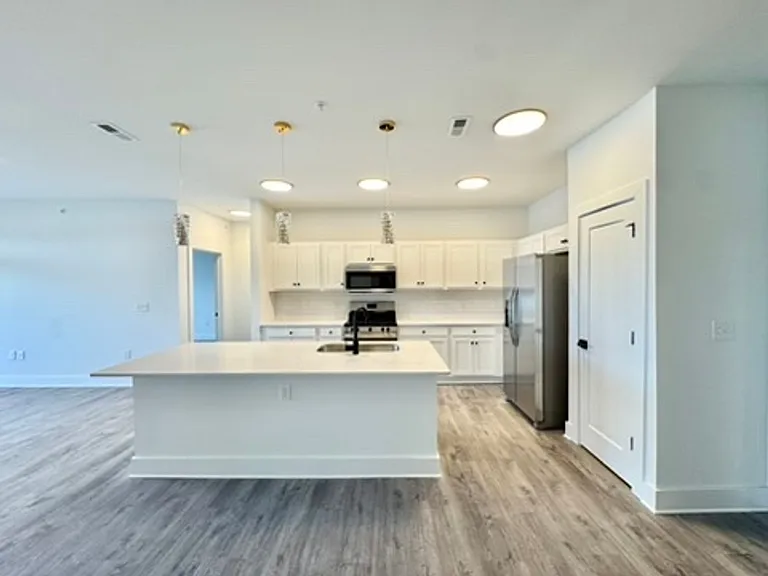Brixton Apartments — Photo 103