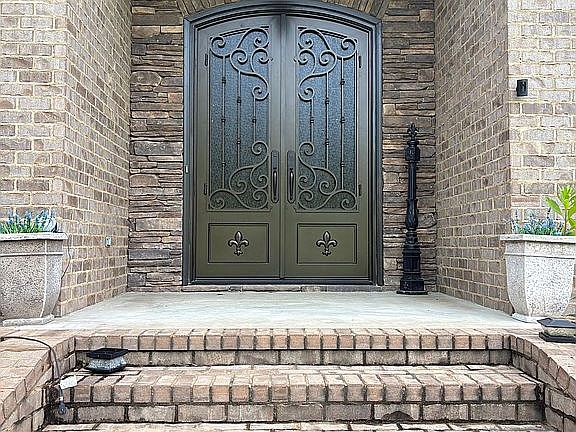 2nd image of 203 Laurel Wood Dr