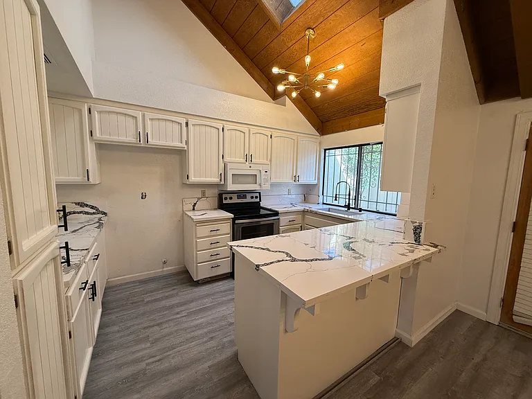 6216 Van Maren Ln — Photo 32