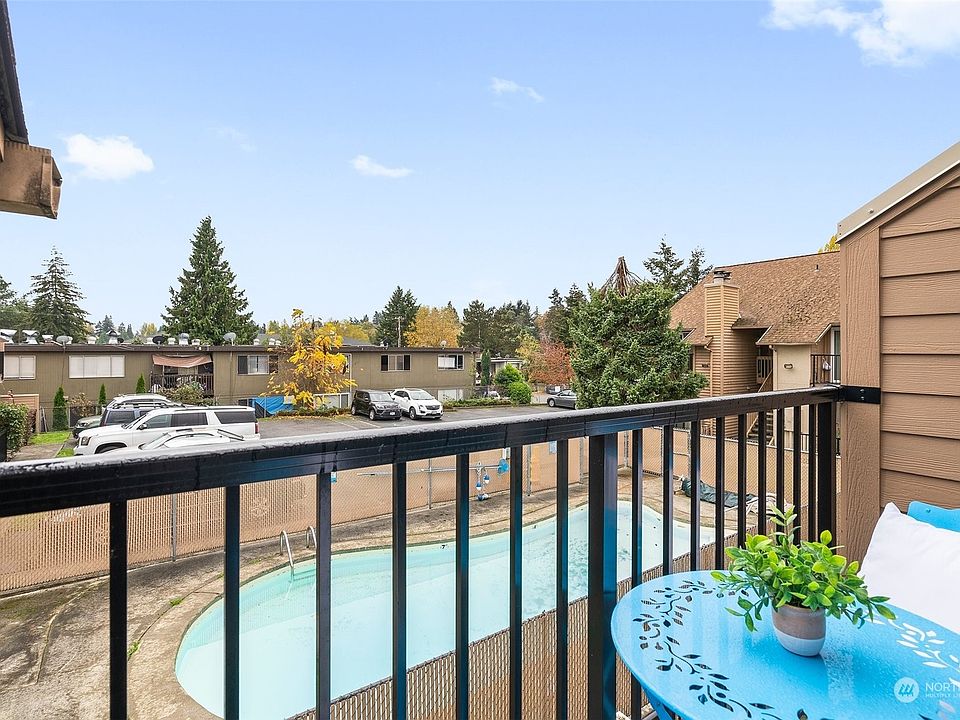 1st image of 12434 Ambaum Blvd SW #209