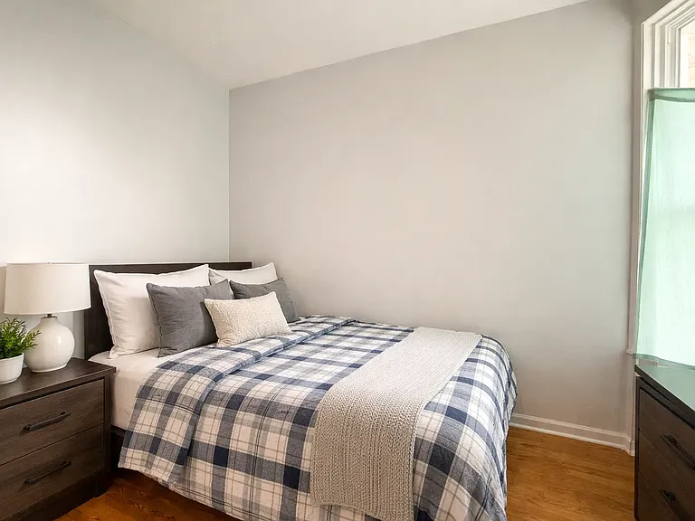 2100 W Superior St #1F — Photo 6