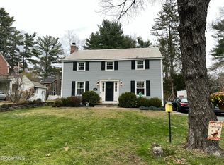 91 Fernbank Ave, Delmar, NY 12054