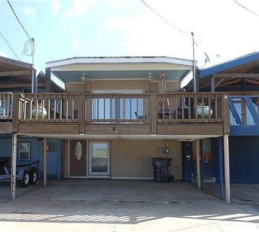 1st image of 7704 Breakwater Dr Unit 4