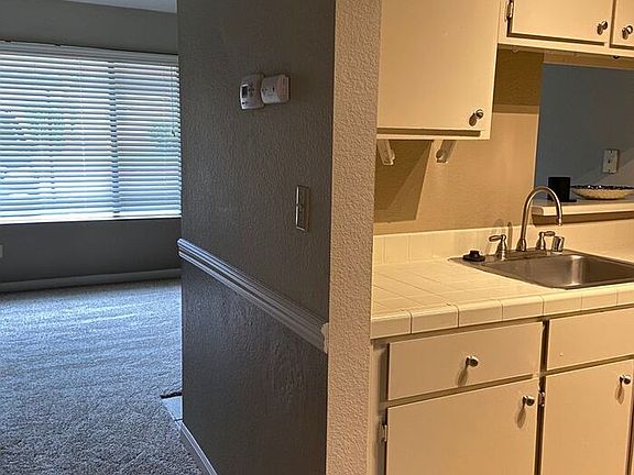 5th image of 6001 Country Ln APT 123