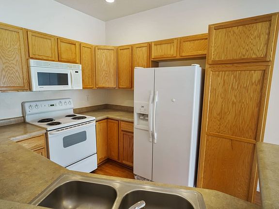 2nd image of 1582 W Alsace Way S