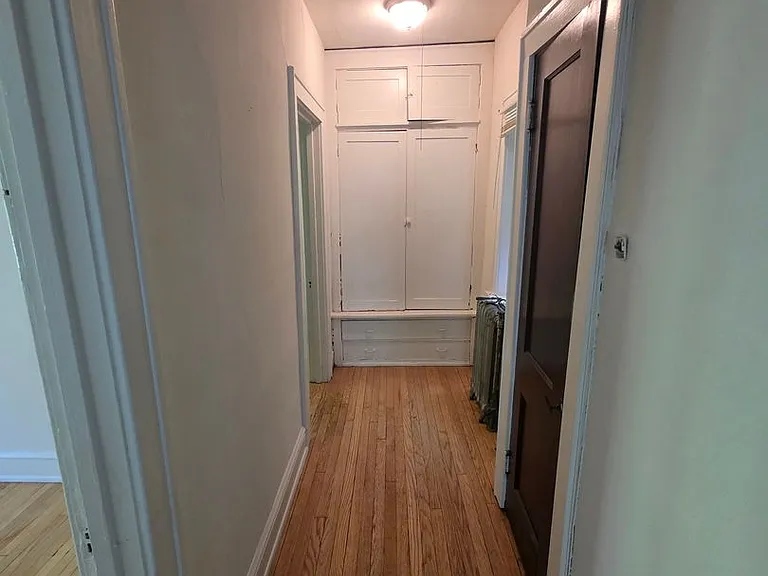 2528 N Maryland Ave — Photo 9