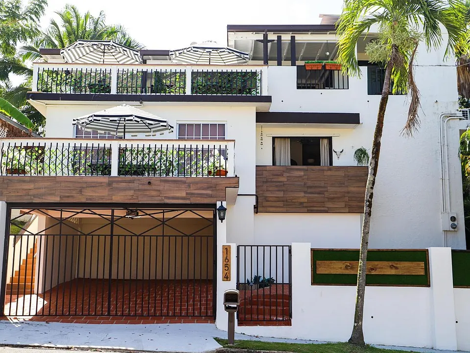Main property, this unit is in the top floor.