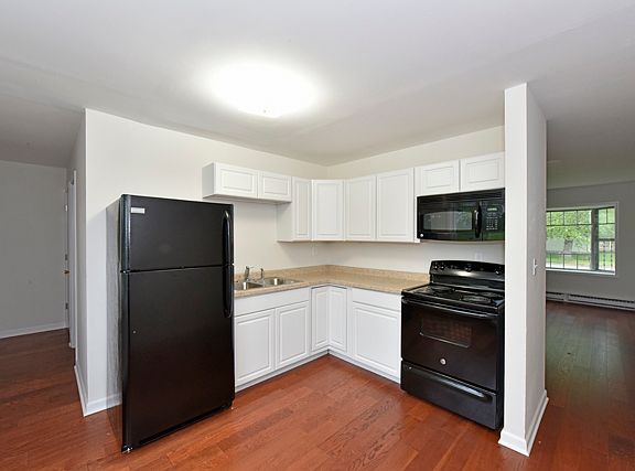 2nd image of 1922 Joanna Ave