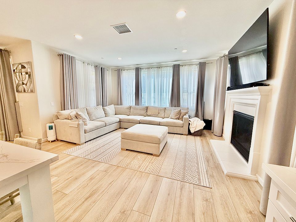 1st image of 253 N Callum Dr