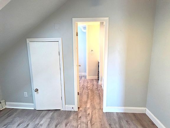 3rd image of 10-12 Evaleen St #3R