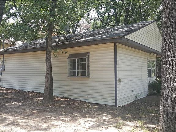 2nd image of 111 Thunderbird Dr