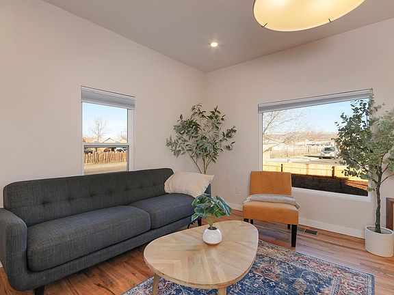 5th image of 1325 8th St NW