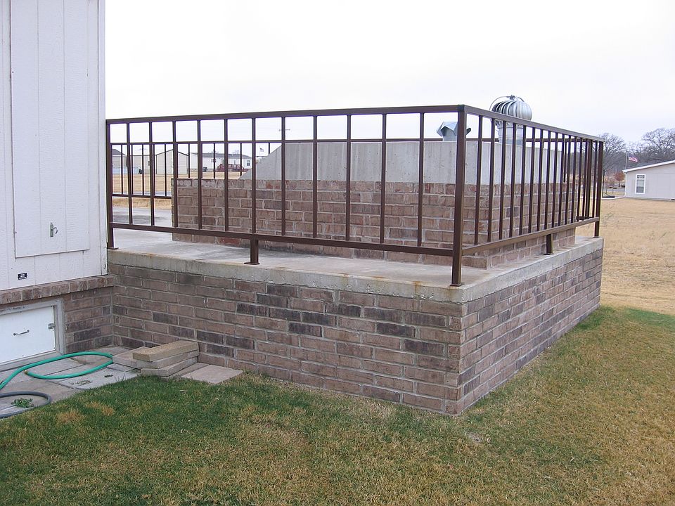 porch w/cellar