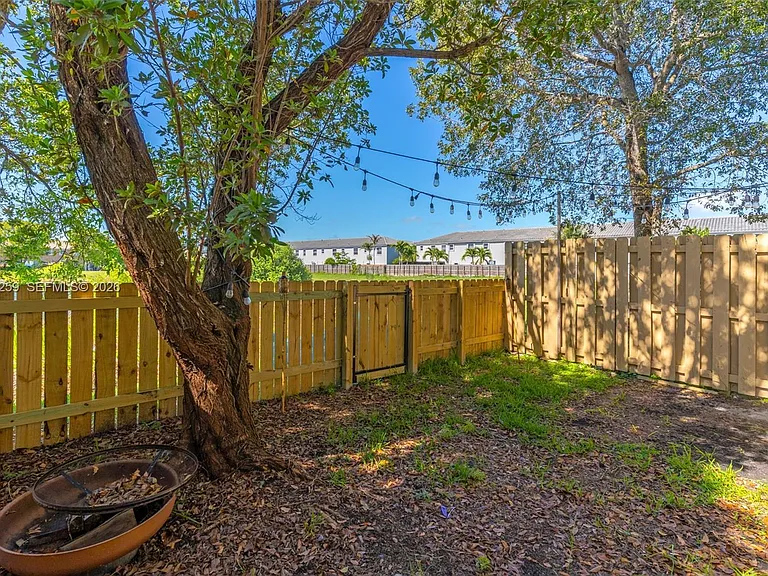 2583 SE 13th Ct — Photo 29