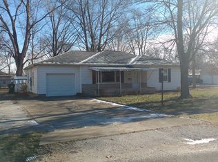 1202 N Argus St, Robinson, IL 62454