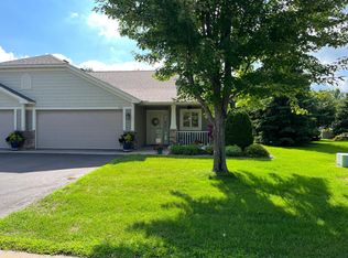 1541 Crestmoor Dr #16, New Richmond, WI 54017