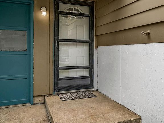 2nd image of 913 N Piute Ave