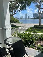 2 bed, 2.0 bath, 1024 sqft, $3,000 — Photo 2