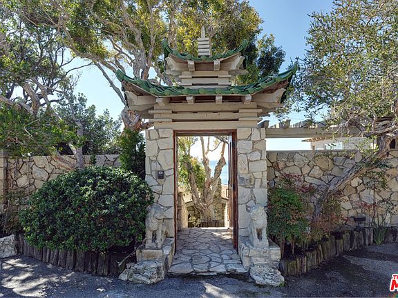 3rd image of 18842 Topanga Beach Dr