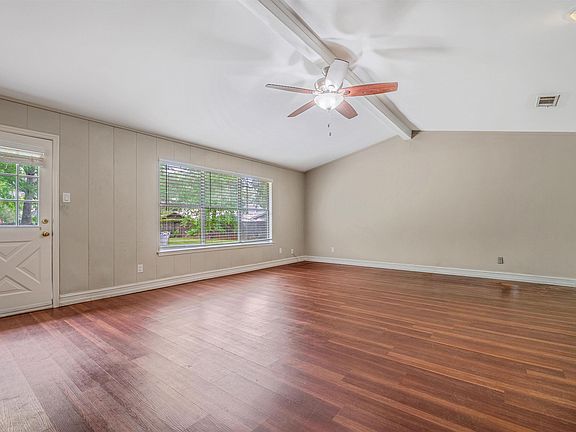 5th image of 12 Wild Berry Pl
