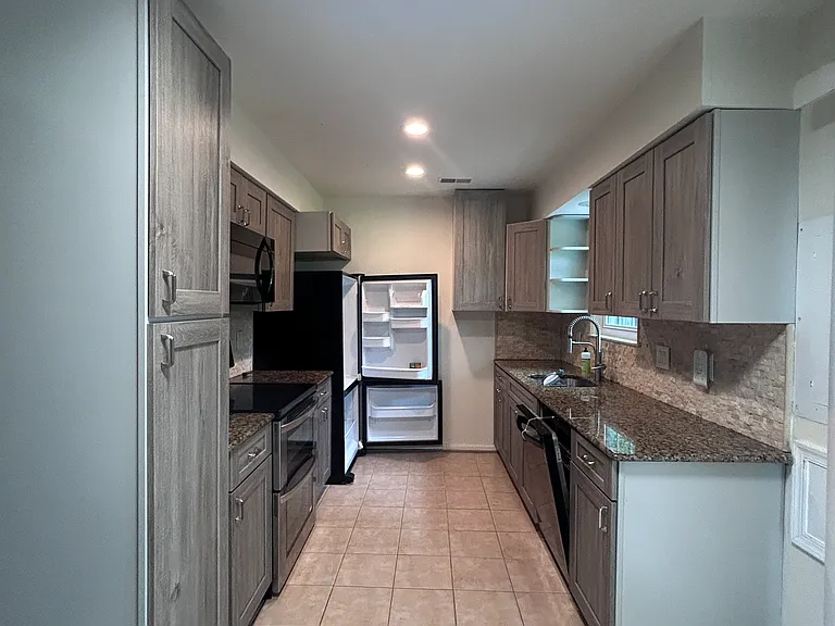13832 Grey Colt Dr — Photo 3