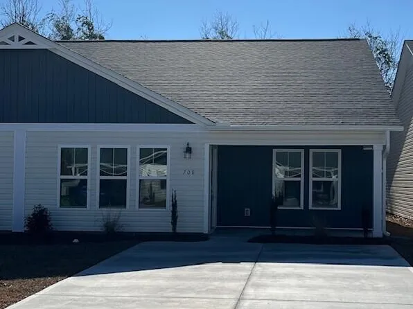 702 Discovery Cove, Newport, NC 28570