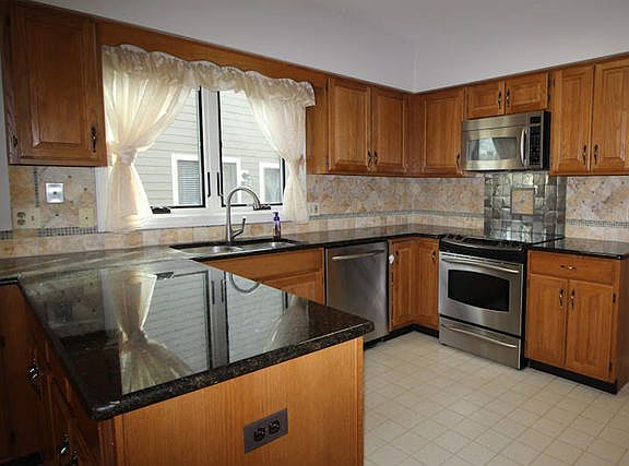 3rd image of 730 Ascot Ct