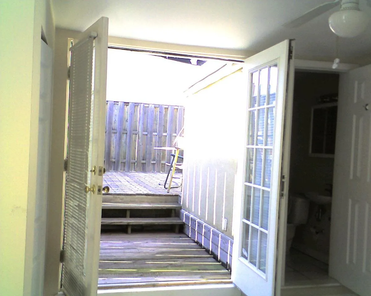 2 bed, 1000 sqft, $1,950 — Photo 2