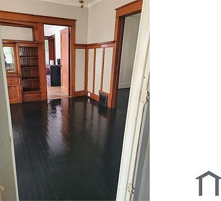 5th image of 2445 N 45th St