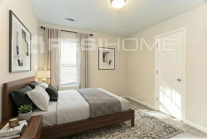 135 Chaucer Ln — Photo 10