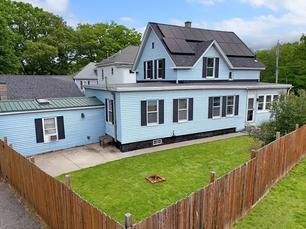 75 Coleman St, Gardner, MA 01440