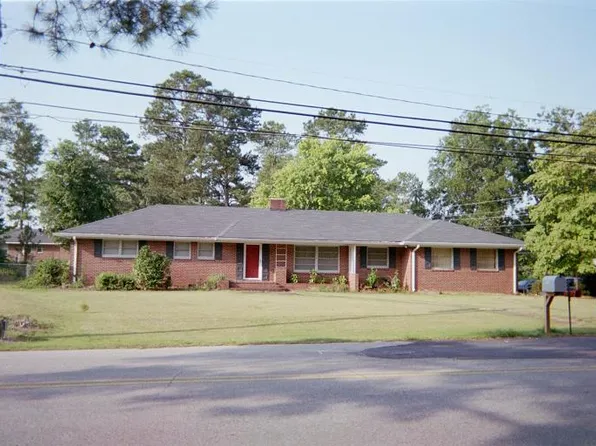 1011 N 18th St, Lanett, AL 36863