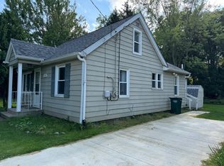 5138 Hughes Rd, Lansing, MI 48911