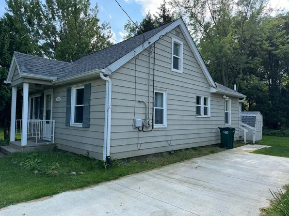 5138 Hughes Rd, Lansing, MI 48911