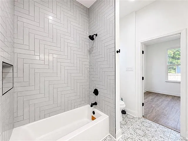 2322 Chippewa St — Photo 10