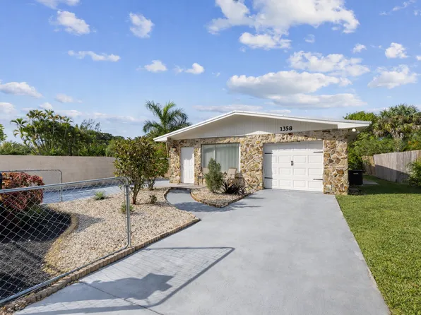 1358 NW Charlie Green Dr, Stuart, FL 34994