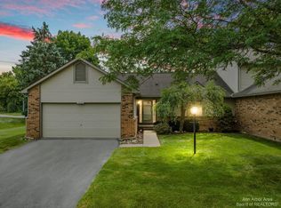 32767 Chapman Cir, Westland, MI 48185