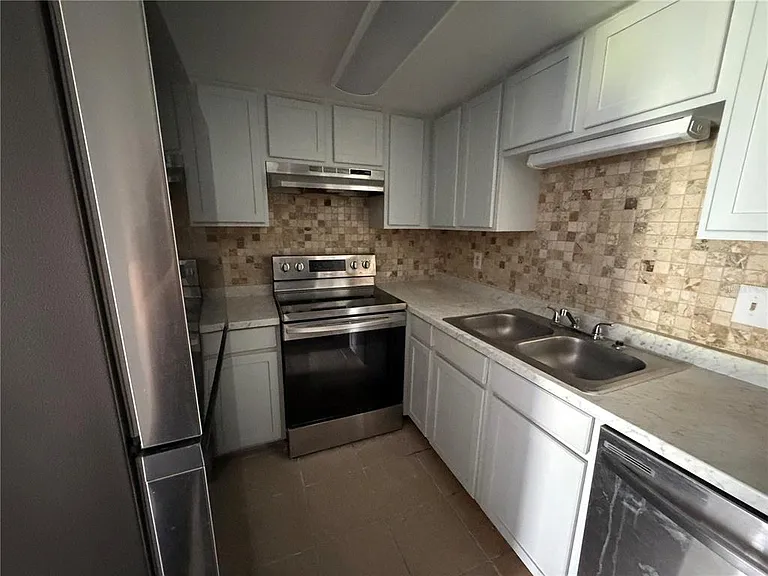 4215 S Semoran Blvd #15 — Photo 6