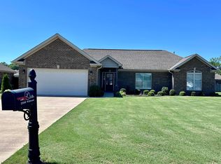 2006 Wildwood St, Muscle Shoals, AL 35661