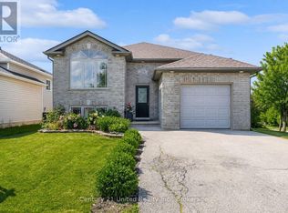 120 Donegal Dr, Brantford, ON N3T 6N4