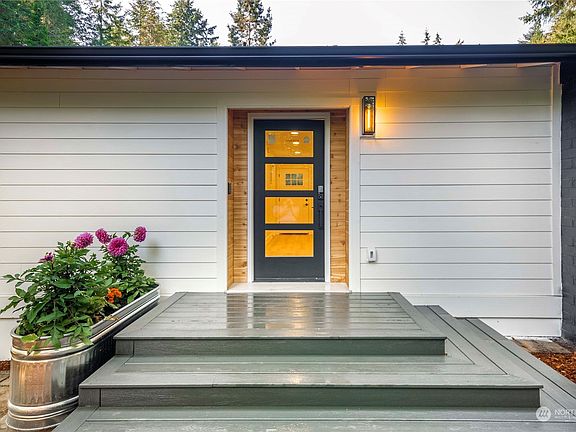 5th image of 14504 Holiday Drive NW
